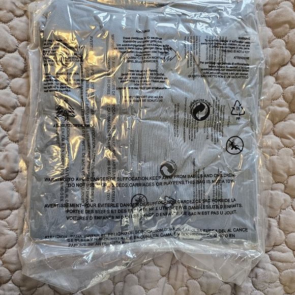 New, still in package, Half-zip Women's sweatshirt - Picture 4 of 5